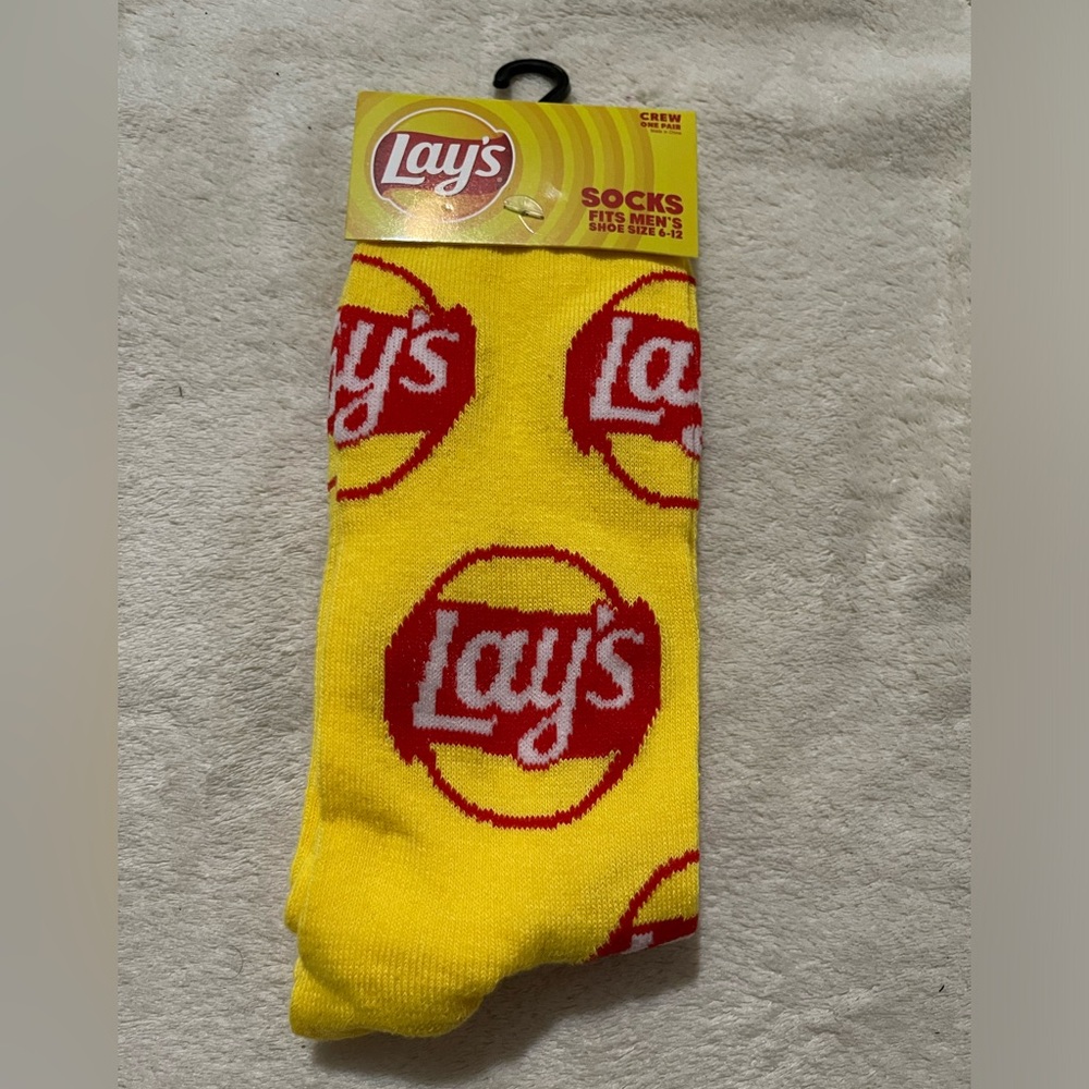 Men’s  / Unisex novelty socks Lays (Rare )!! . Fits shoe size 6-12 NWT
